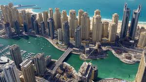 Even though worlds apart this shot of Dubai reminded me of the Chicago River winding through the downtown area back home 